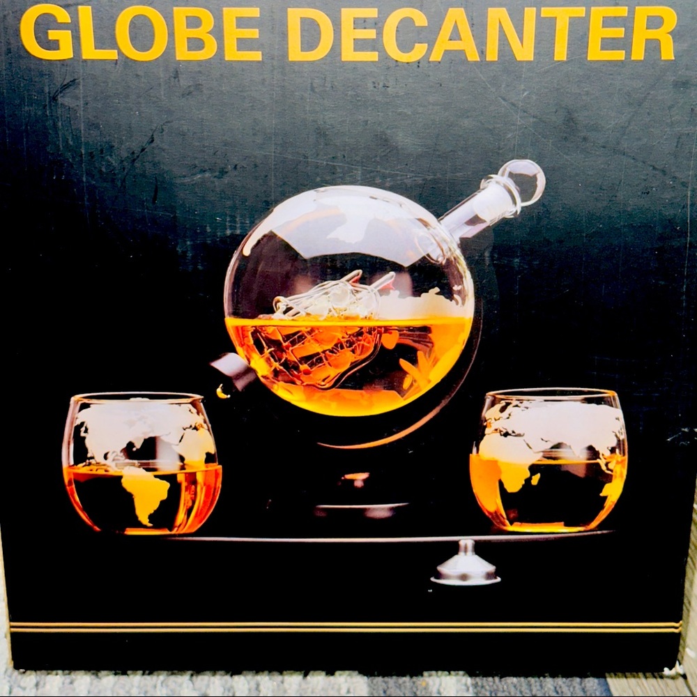 Globe Decanter